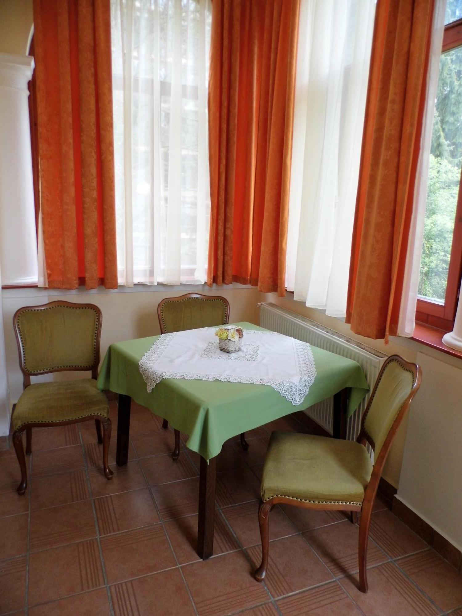 Anna Villa Kestel Oda fotoğraf